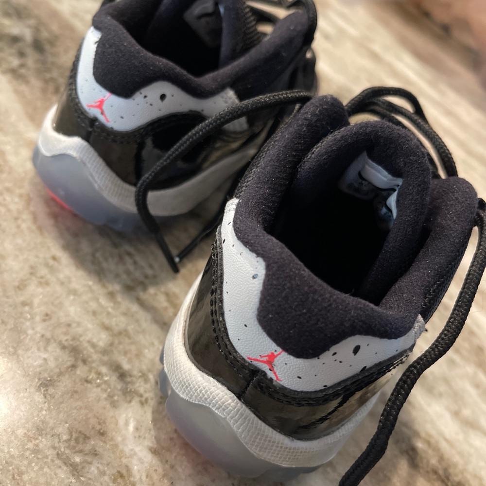 Retro Jordan 11 Low - Infrared